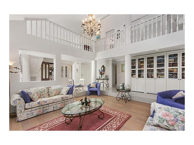 21 Mentone Avenue, Bundall QLD 4217