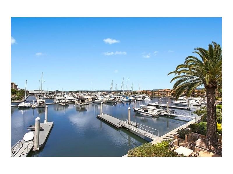 1504 Rosebank Way, Hope Island QLD 4212