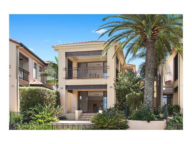 1504 Rosebank Way, Hope Island QLD 4212