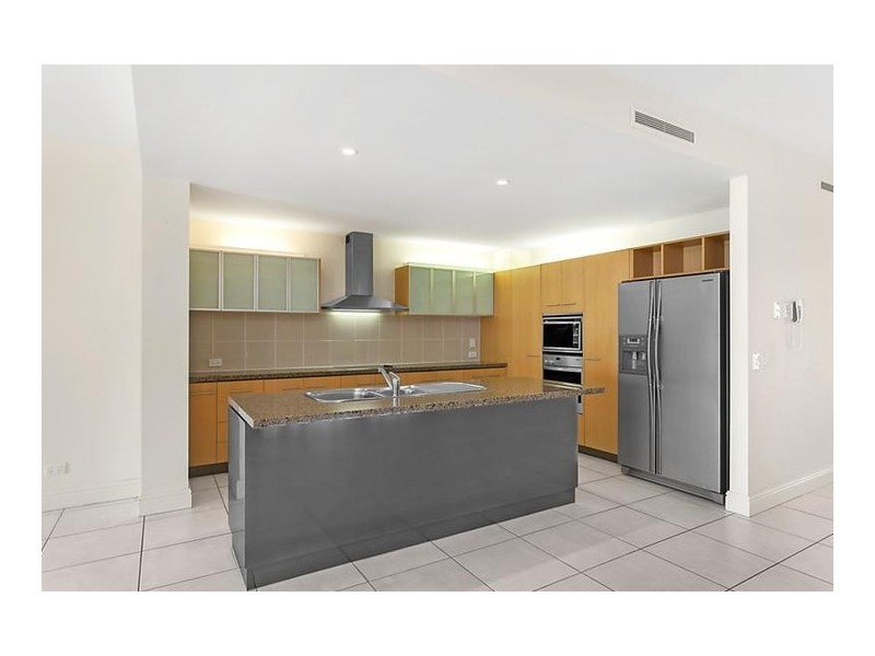 1504 Rosebank Way, Hope Island QLD 4212