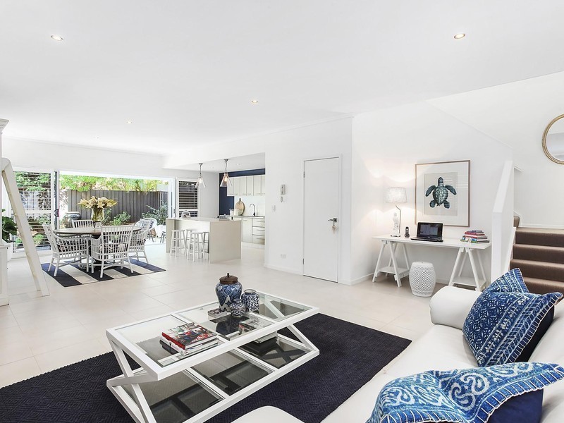 1/3 Sandown Avenue, Bundall QLD 4217