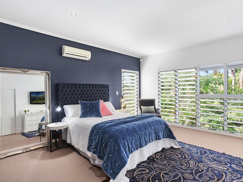 1/3 Sandown Avenue, Bundall QLD 4217