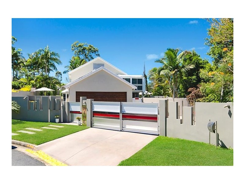 9 Solar Court, Benowa QLD 4217