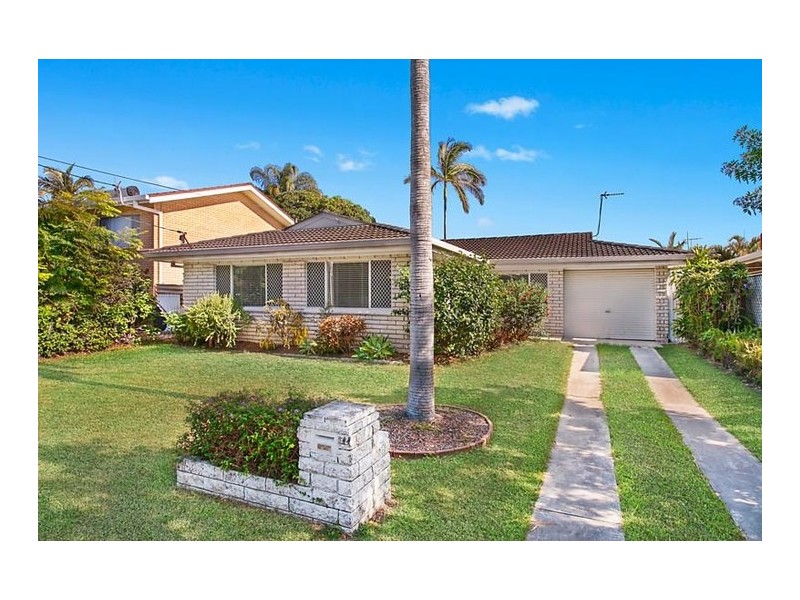 22 Coogeen Street, Sorrento QLD 4217