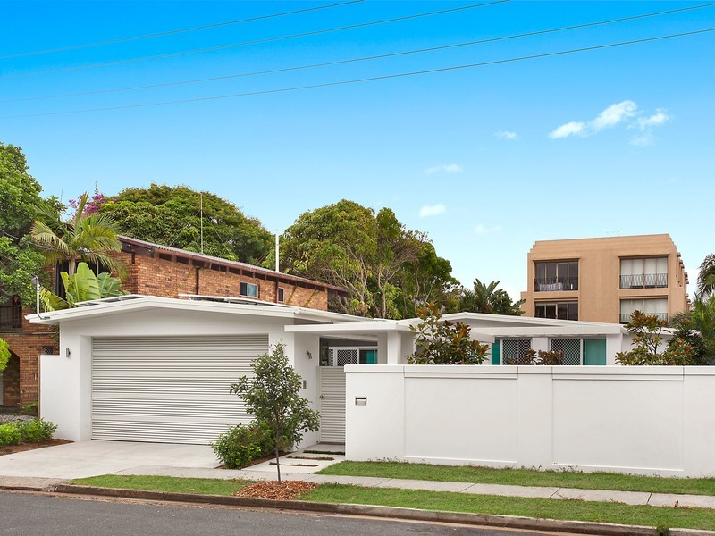 49 Breaker Street, Main Beach QLD 4217