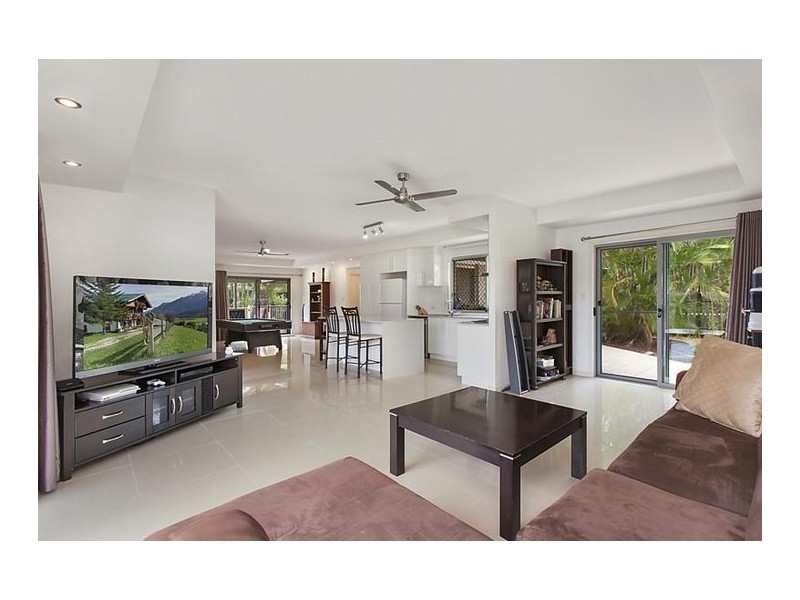 100 Waitomo Street, Broadbeach Waters QLD 4218