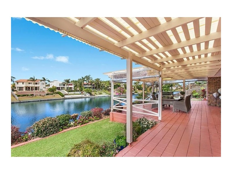 9 Naranja Crescent, Benowa Waters QLD 4217