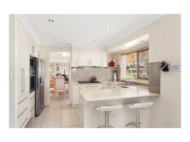 9 Naranja Crescent, Benowa Waters QLD 4217