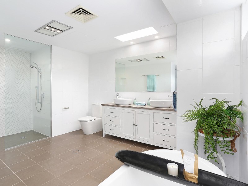 8 Wallaby Place, Sorrento QLD 4217