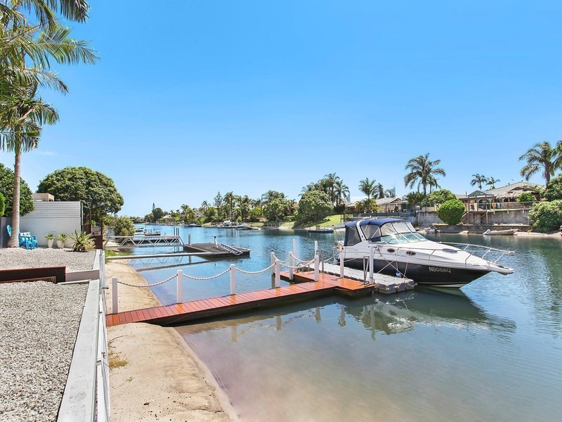 89 Campbell Street, Sorrento QLD 4217