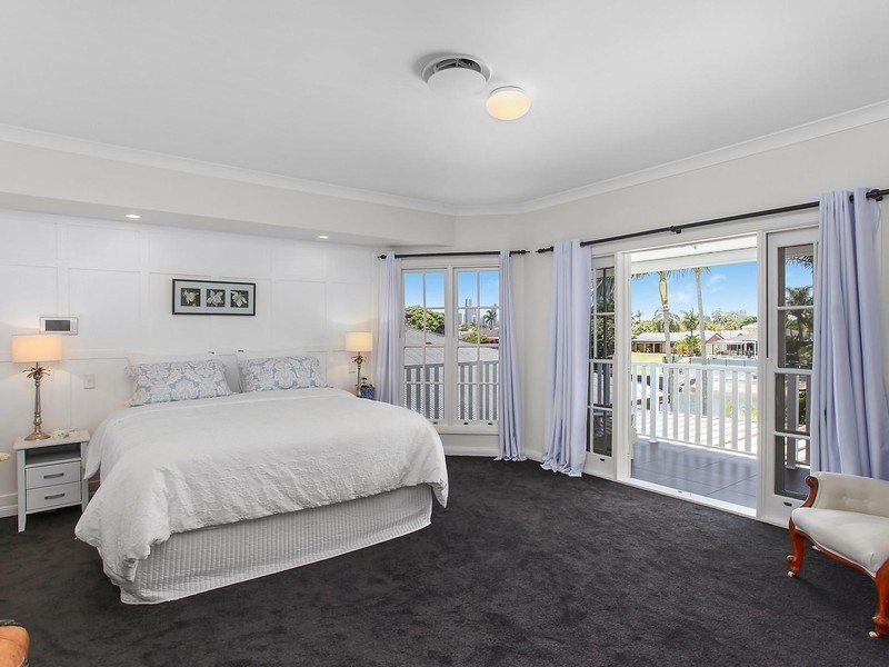 89 Campbell Street, Sorrento QLD 4217