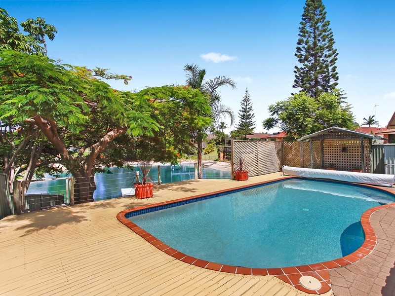 3 Argyle Crescent, Bundall QLD 4217