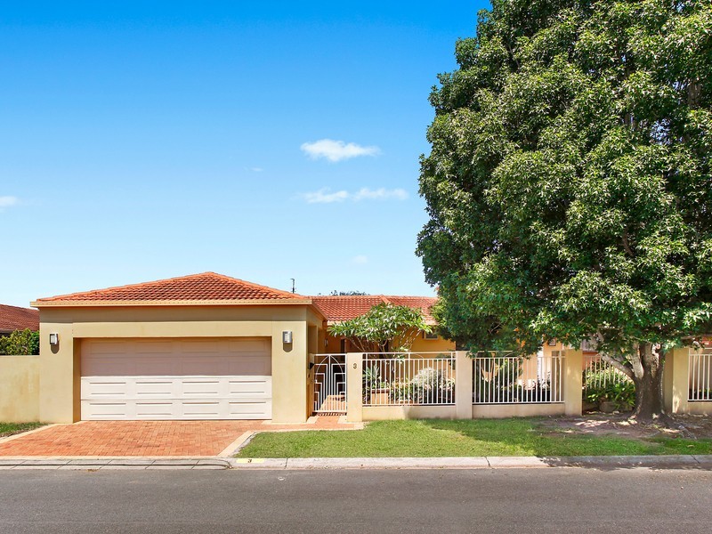 3 Argyle Crescent, Bundall QLD 4217