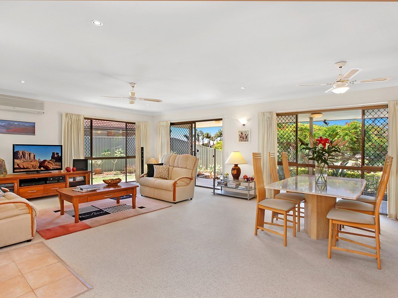 3 Argyle Crescent, Bundall QLD 4217