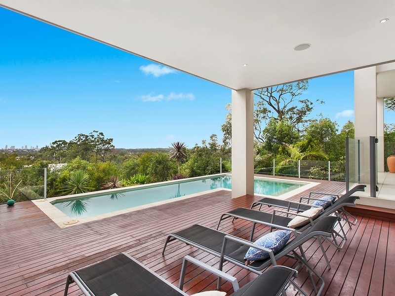 8 Kookaburra Place, Parkwood QLD 4214