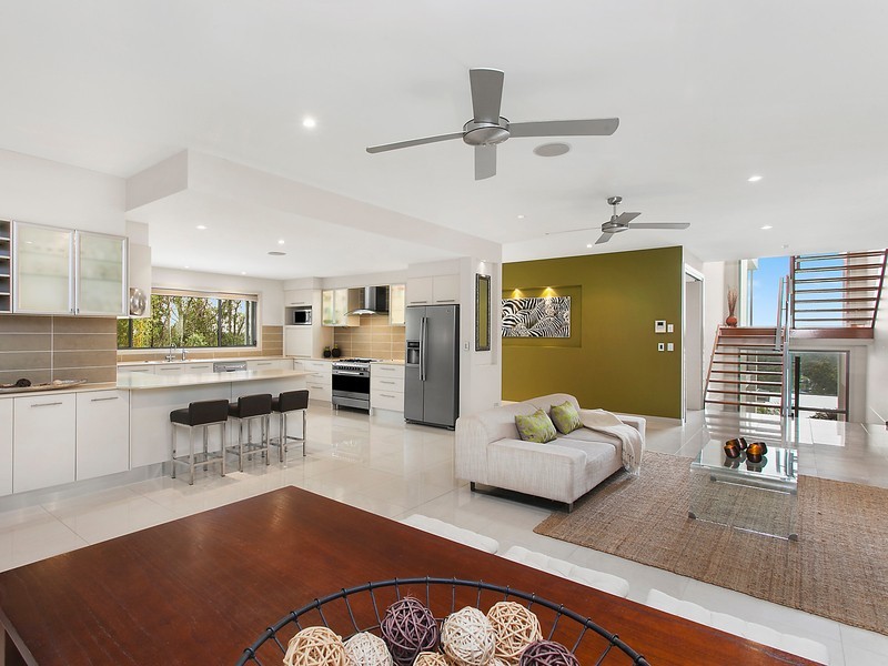 8 Kookaburra Place, Parkwood QLD 4214