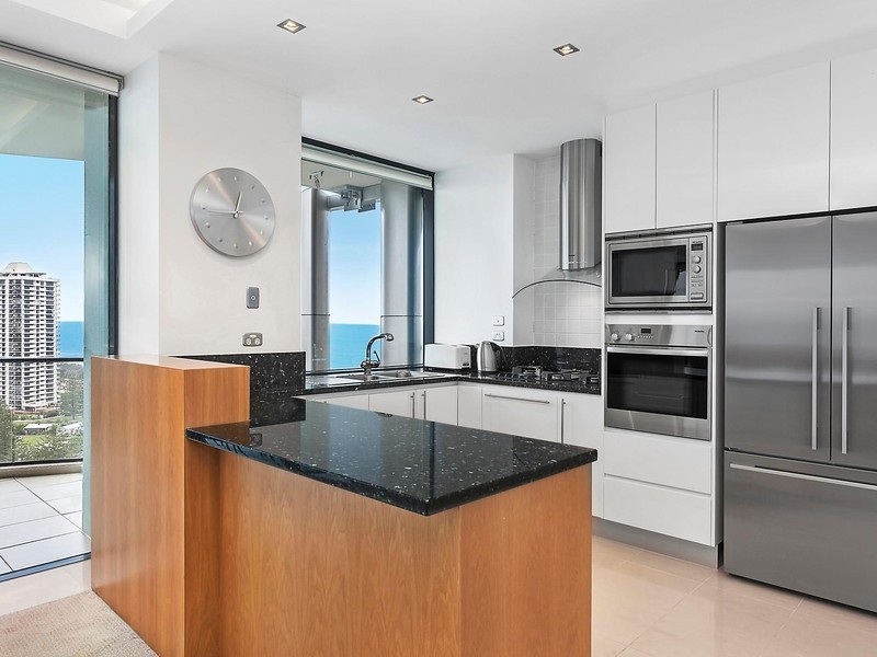 34/11 Peak Avenue, Main Beach QLD 4217