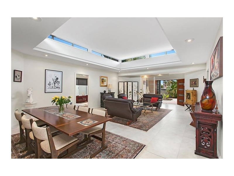 129 Santa Cruz Boulevard, Clear Island Waters QLD 4226
