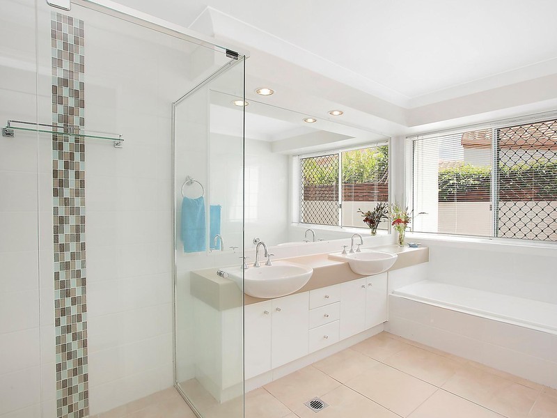 41 Charolais Crescent, Benowa Waters QLD 4217