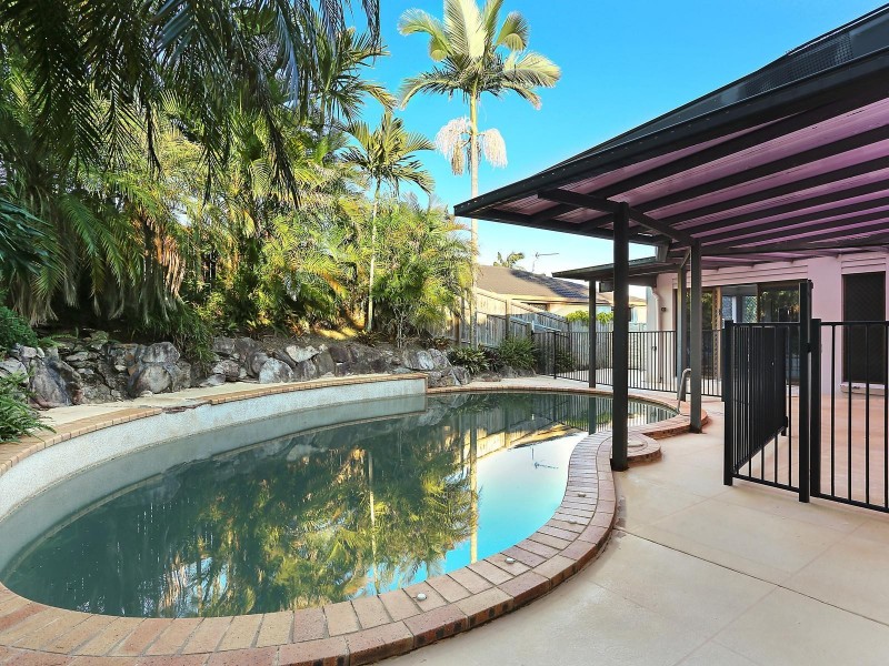 57 Dunkeith Avenue, Benowa Waters QLD 4217