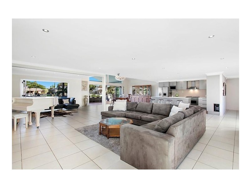 14 Boomerang Crescent, Sorrento QLD 4217