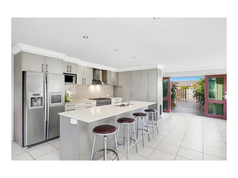 14 Boomerang Crescent, Sorrento QLD 4217