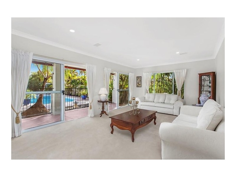 7 Cheval Court, Benowa Waters QLD 4217