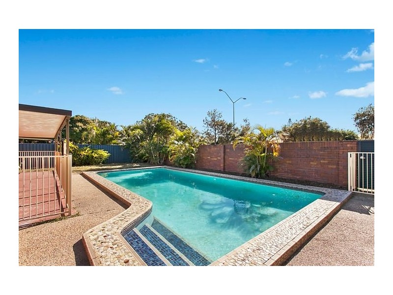 16 Salacia Avenue, Mermaid Waters QLD 4218