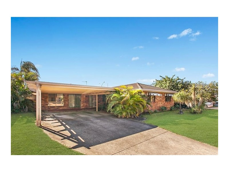 16 Salacia Avenue, Mermaid Waters QLD 4218