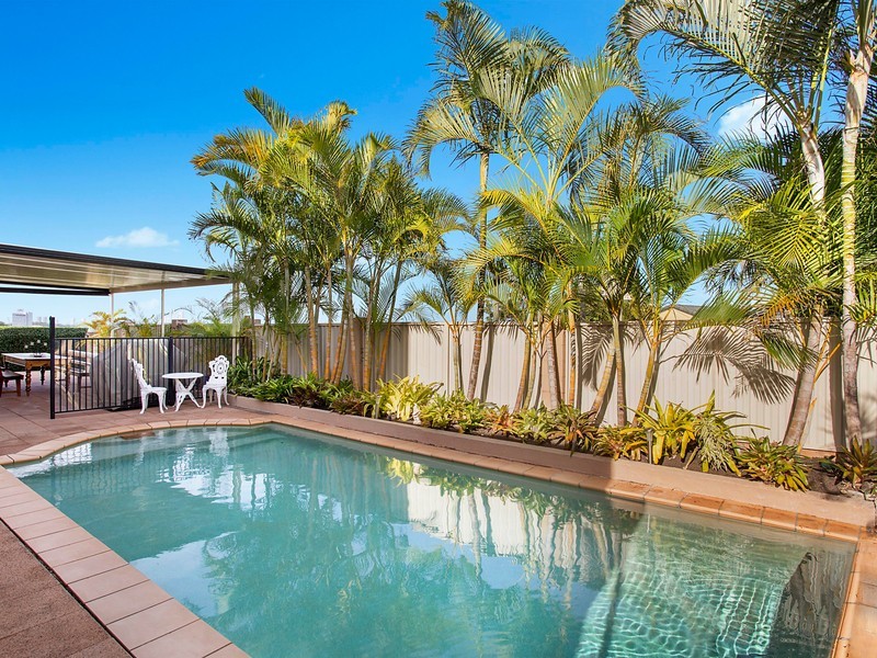 21 Amethyst Court, Carrara QLD 4211