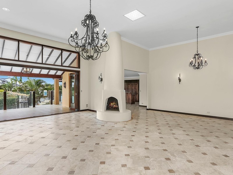 19 Charolais Crescent, Benowa Waters QLD 4217