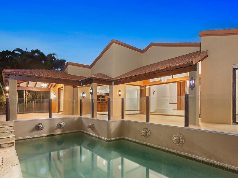 19 Charolais Crescent, Benowa Waters QLD 4217