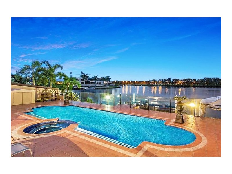155 Santa Cruz Boulevard, Clear Island Waters QLD 4226