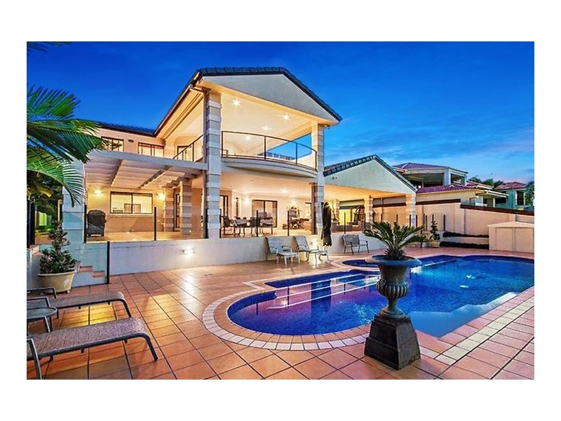 155 Santa Cruz Boulevard, Clear Island Waters QLD 4226