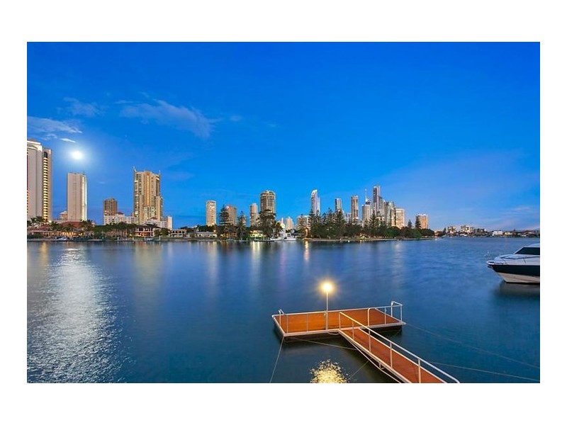 42 Admiralty Drive, Paradise Waters QLD 4217