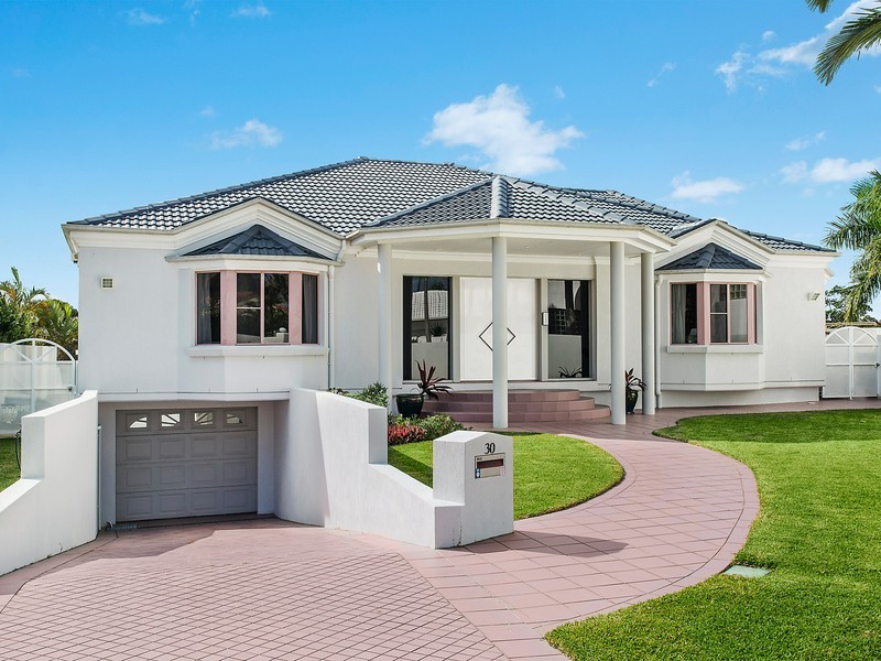 30 St Martin Place, Clear Island Waters QLD 4226