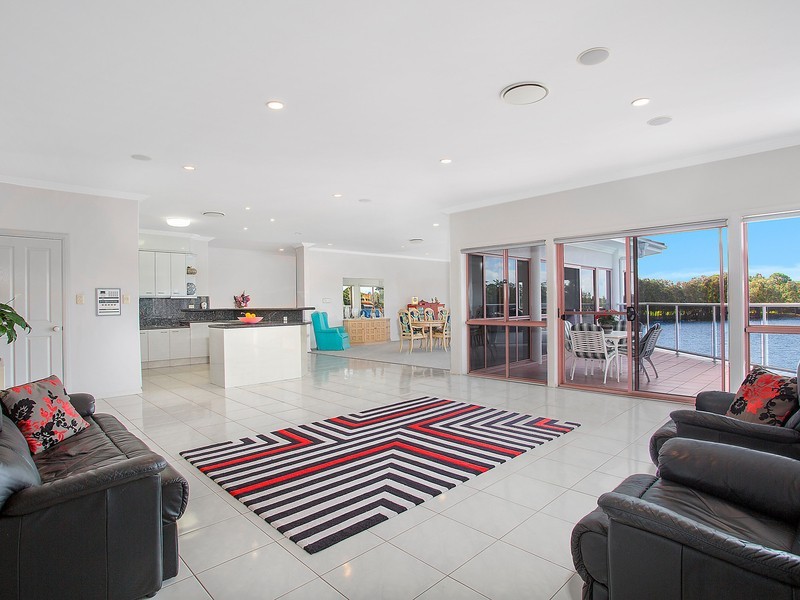 30 St Martin Place, Clear Island Waters QLD 4226