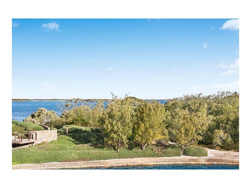 29204/2 Ephraim Island Parade, Paradise Point QLD 4216