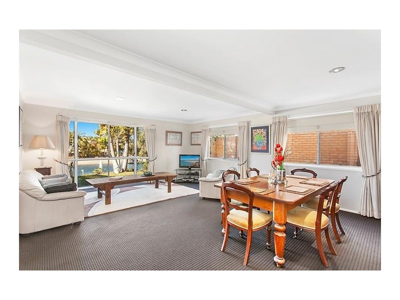 21 Inga Avenue, Bundall QLD 4217