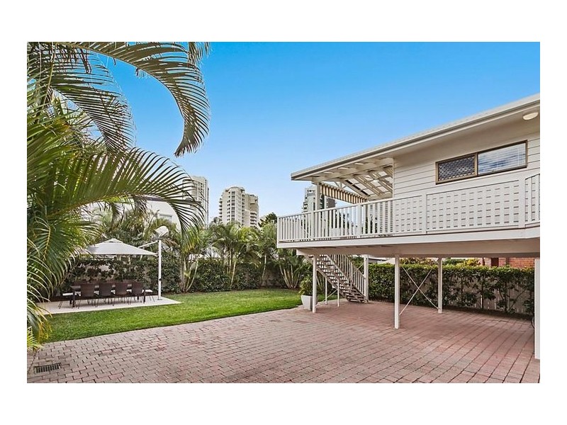 49 Woodroffe Avenue, Main Beach QLD 4217