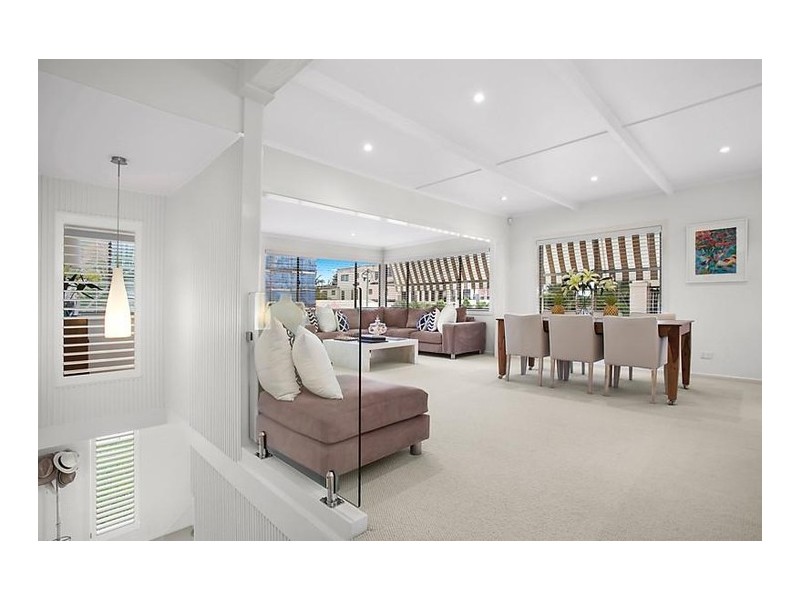 49 Woodroffe Avenue, Main Beach QLD 4217