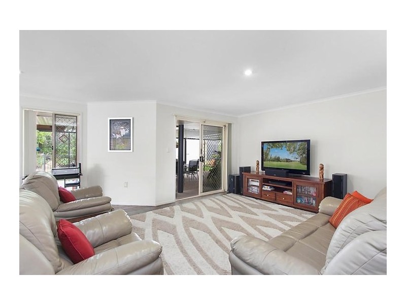 25 Cootharaba Drive, Helensvale QLD 4212