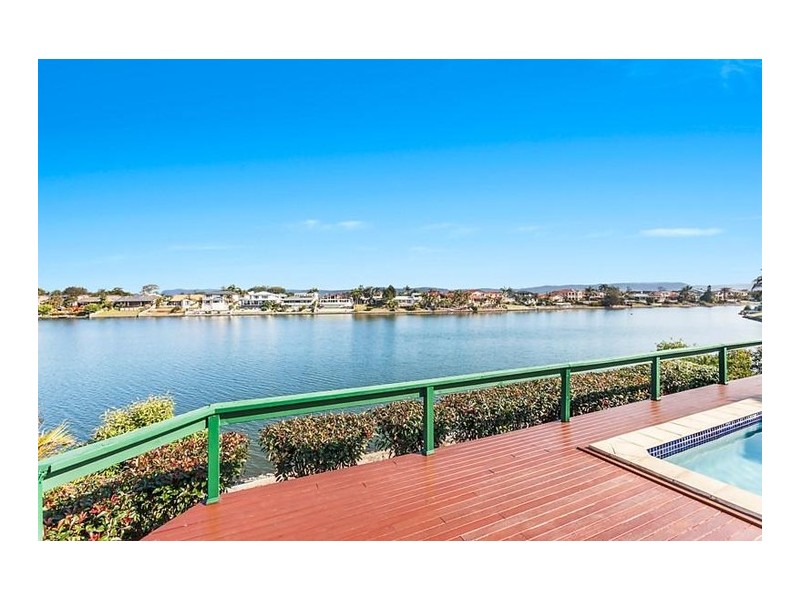 23 Naranja Crescent, Benowa Waters QLD 4217