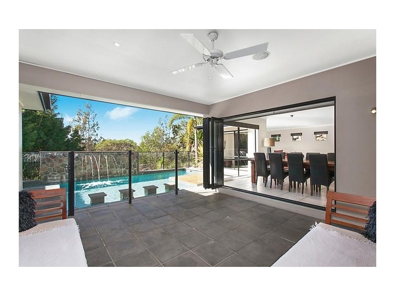 2 Beerwah Street, Pacific Pines QLD 4211