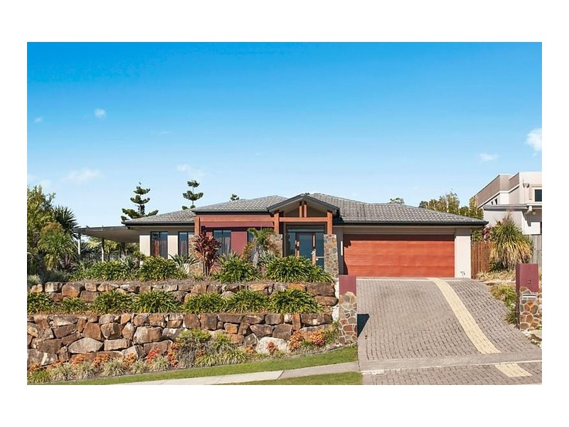 2 Beerwah Street, Pacific Pines QLD 4211