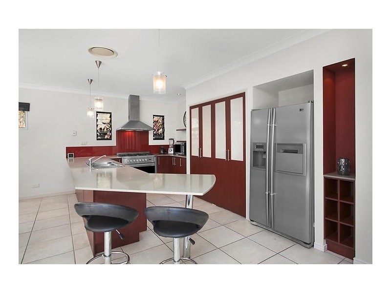 2 Beerwah Street, Pacific Pines QLD 4211