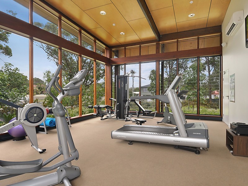 2205/323 Bayview Street, Hollywell QLD 4216