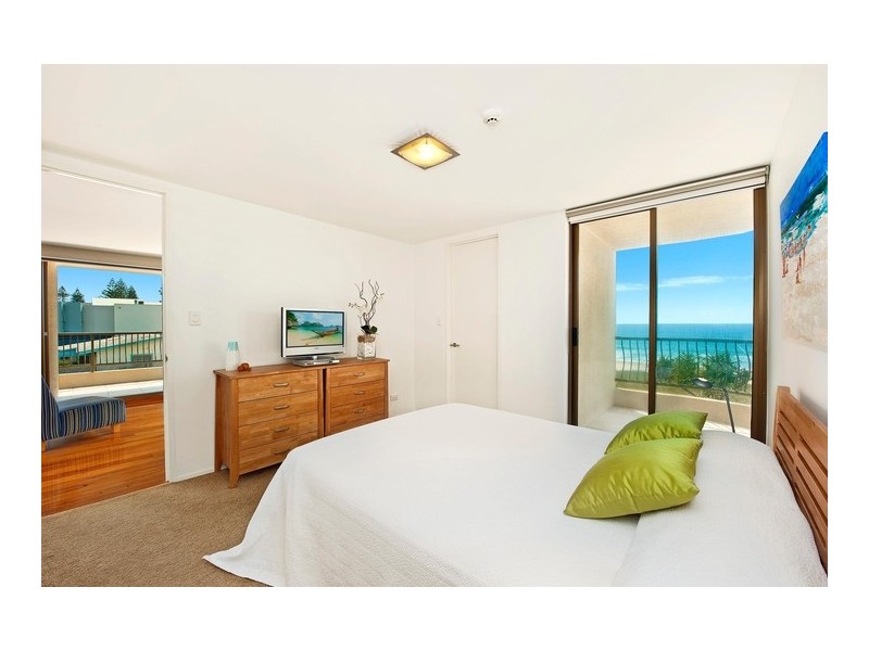 2/121 Hedges Avenue, Mermaid Beach QLD 4218