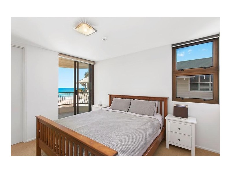 2/121 Hedges Avenue, Mermaid Beach QLD 4218