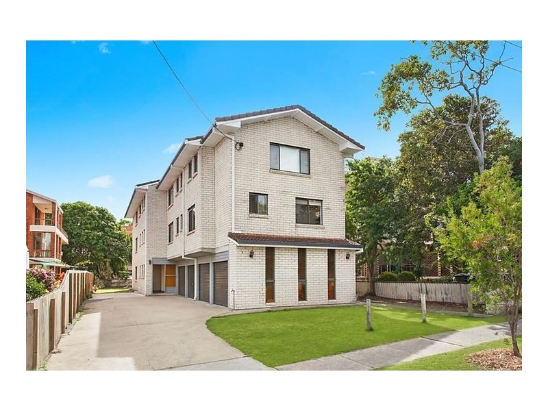 2/5 Rosewood Avenue, Broadbeach QLD 4218